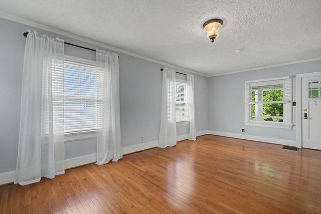 242 Lonsdale Avenue 242 Lonsdale Avenue, Oakwood, OH 45419