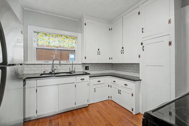 242 Lonsdale Avenue 242 Lonsdale Avenue, Oakwood, OH 45419