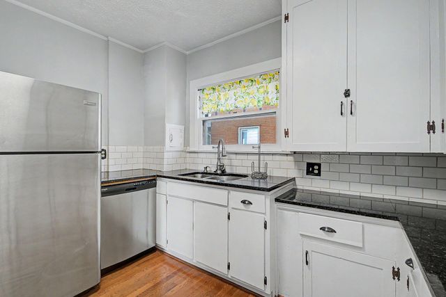 242 Lonsdale Avenue 242 Lonsdale Avenue, Oakwood, OH 45419