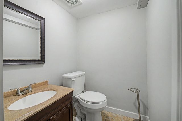 242 Lonsdale Avenue 242 Lonsdale Avenue, Oakwood, OH 45419