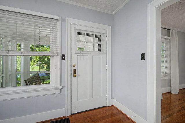 242 Lonsdale Avenue 242 Lonsdale Avenue, Oakwood, OH 45419