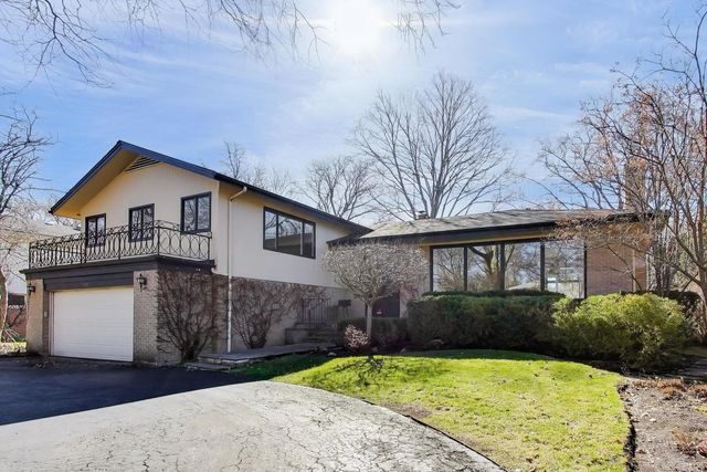 754 Woodridge Lane, Glencoe, IL 60022