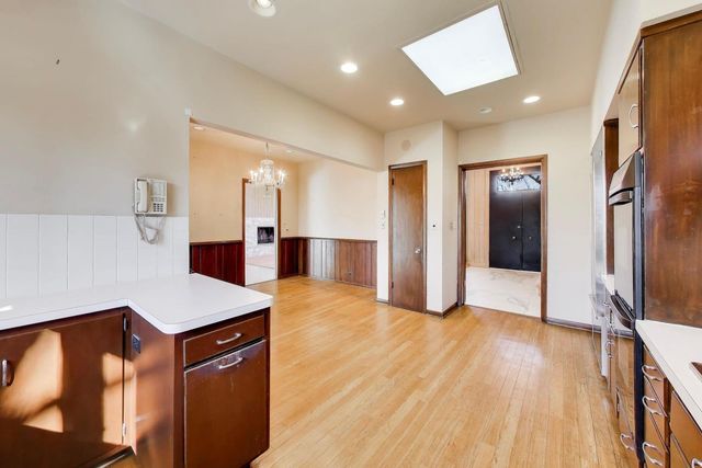 754 Woodridge Lane, Glencoe, IL 60022