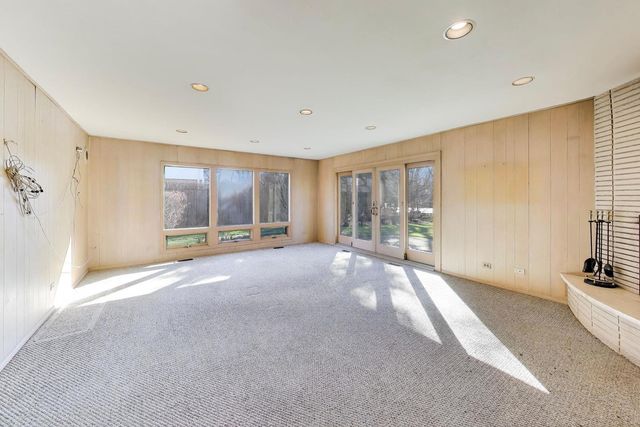 754 Woodridge Lane, Glencoe, IL 60022