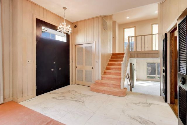 754 Woodridge Lane, Glencoe, IL 60022