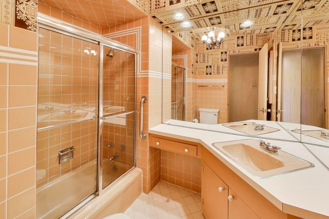 754 Woodridge Lane, Glencoe, IL 60022