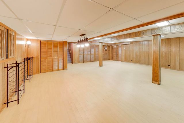 754 Woodridge Lane, Glencoe, IL 60022