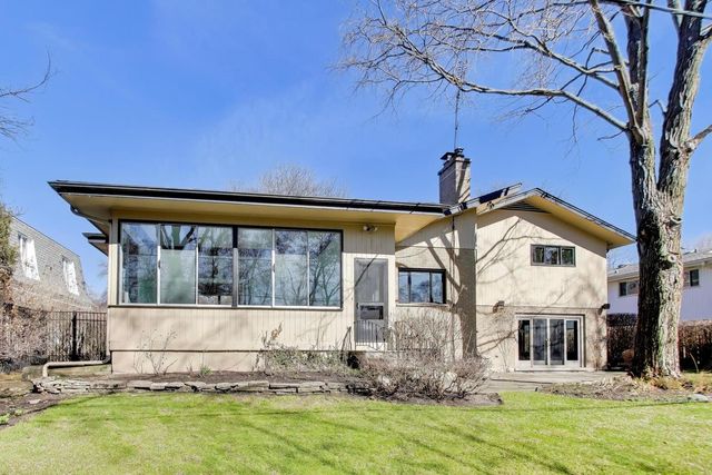 754 Woodridge Lane, Glencoe, IL 60022