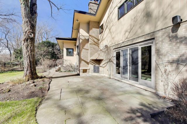 754 Woodridge Lane, Glencoe, IL 60022