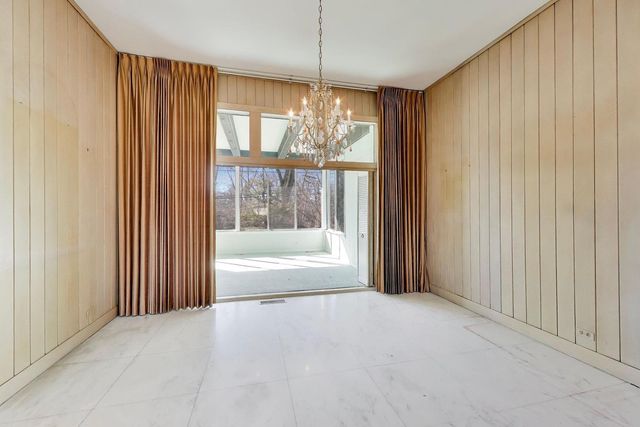 754 Woodridge Lane, Glencoe, IL 60022