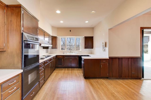 754 Woodridge Lane, Glencoe, IL 60022