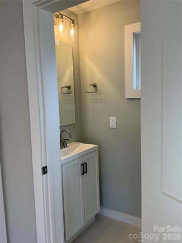 12 Center Street, Asheville, NC 28803