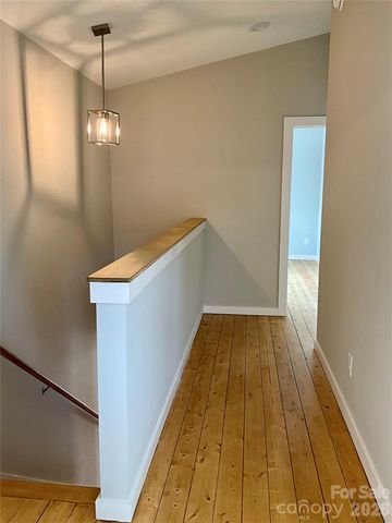 12 Center Street, Asheville, NC 28803