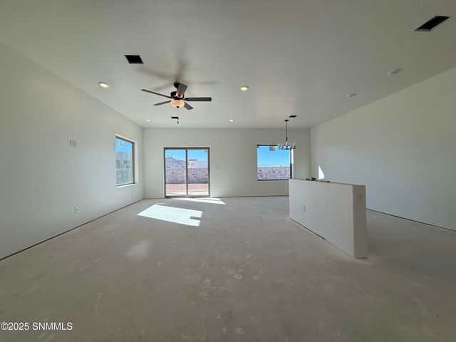 7935 San Eduardo Street, Las Cruces, NM 88012