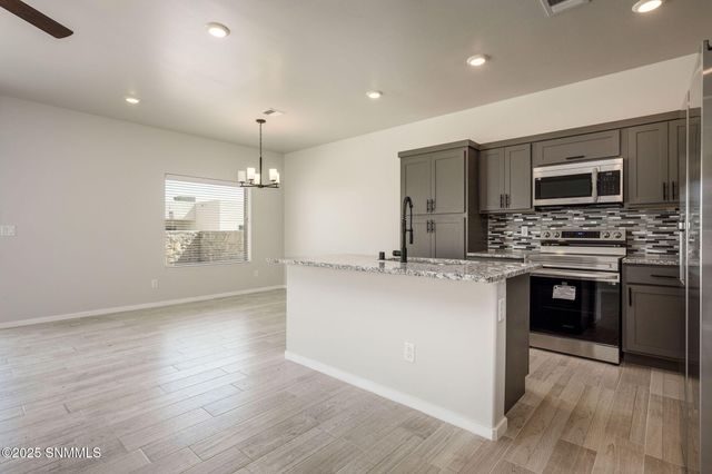 7935 San Eduardo Street, Las Cruces, NM 88012