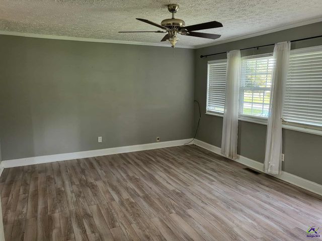 116 Lake Drive, Warner Robins, GA 31088