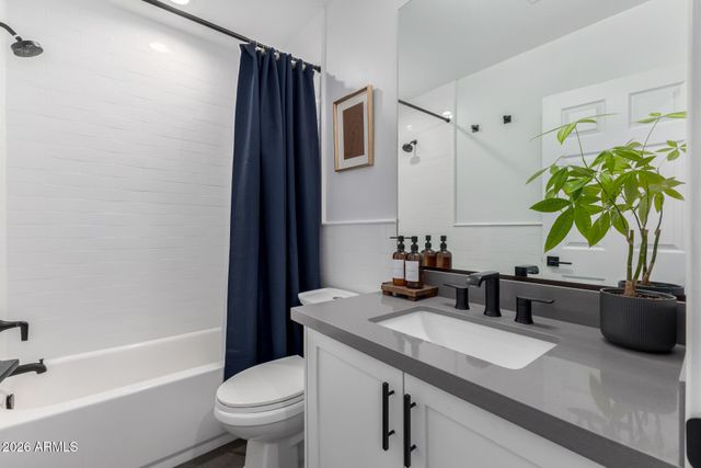 4901 E VIRGINIA Avenue, Phoenix, AZ 85008