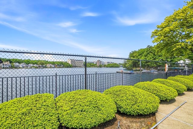 74 S Quinsigamond Ave 2, Shrewsbury, MA 01545