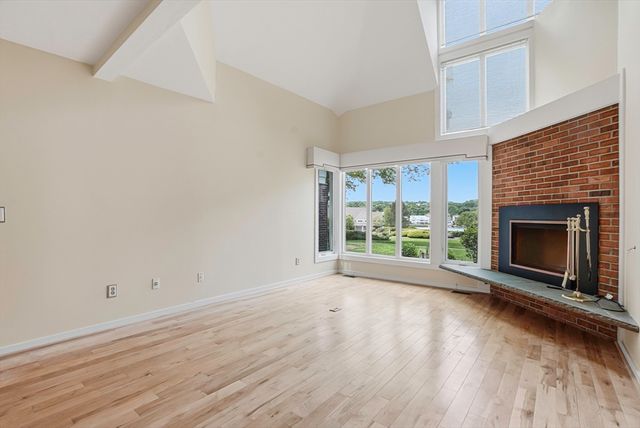 74 S Quinsigamond Ave 2, Shrewsbury, MA 01545