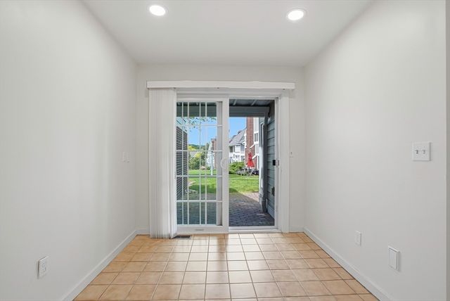 74 S Quinsigamond Ave 2, Shrewsbury, MA 01545