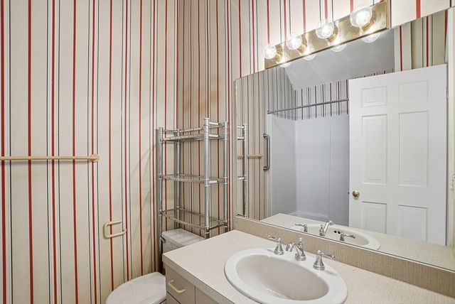 74 S Quinsigamond Ave 2, Shrewsbury, MA 01545