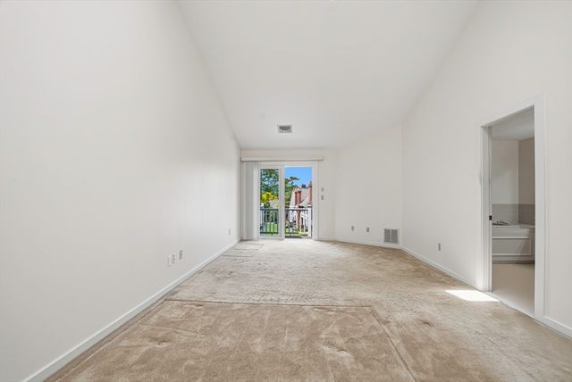74 S Quinsigamond Ave 2, Shrewsbury, MA 01545