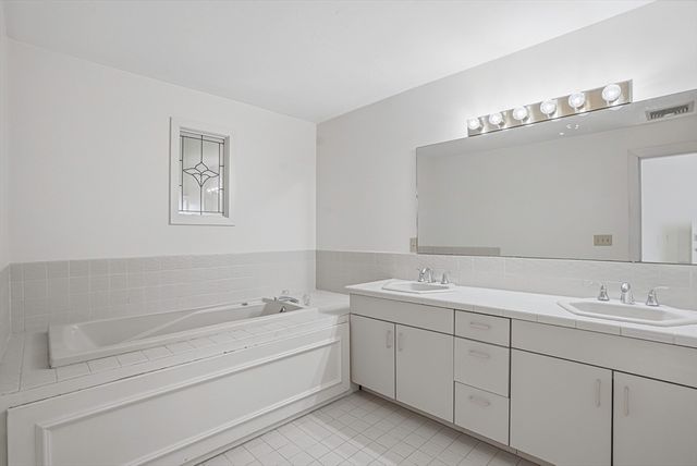 74 S Quinsigamond Ave 2, Shrewsbury, MA 01545
