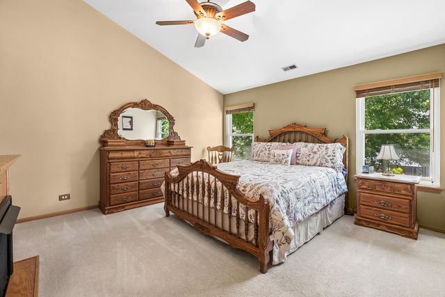225 E Brittany Lane, Hainesville, IL 60030