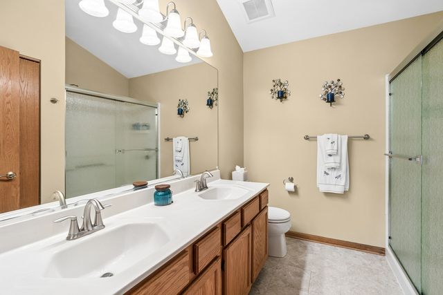 225 E Brittany Lane, Hainesville, IL 60030