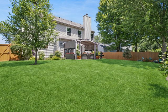 225 E Brittany Lane, Hainesville, IL 60030
