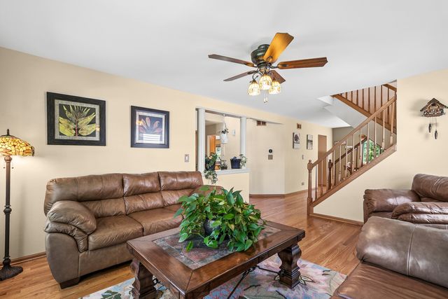 225 E Brittany Lane, Hainesville, IL 60030