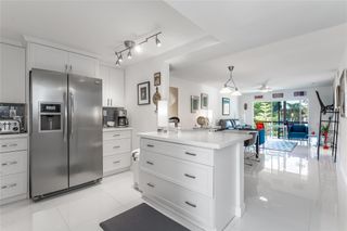 811 S Hollybrook Drive 301, Pembroke Pines, FL 33025