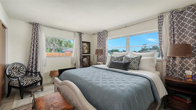 2436 BREAKWATER CIRCLE, Sarasota, FL 34231