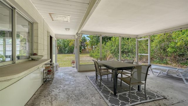 2436 BREAKWATER CIRCLE, Sarasota, FL 34231