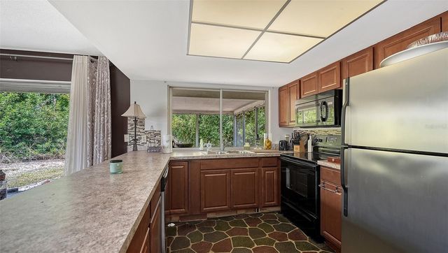2436 BREAKWATER CIRCLE, Sarasota, FL 34231