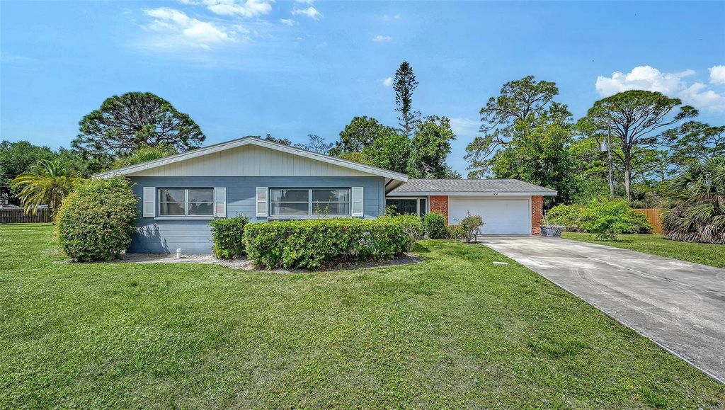 2436 BREAKWATER CIRCLE, Sarasota, FL 34231
