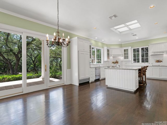 100 Tomahawk Trail, San Antonio, TX 78232