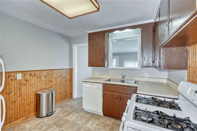 110 Howard Road, Gates, NY 14606