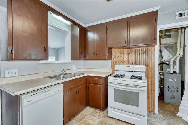 110 Howard Road, Gates, NY 14606