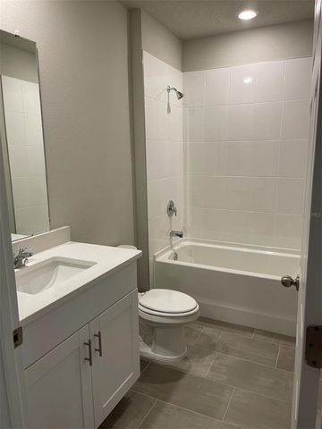 5295 MEREDREW LANE, St Cloud, FL 34771