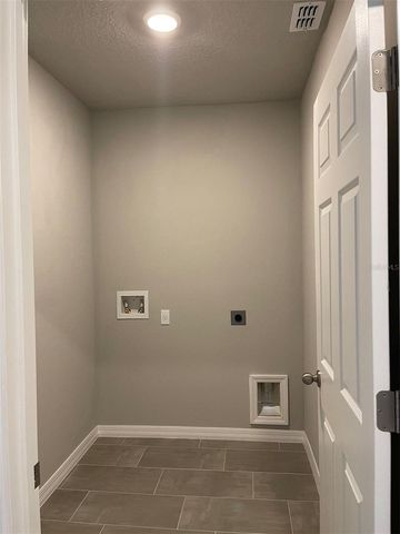 5295 MEREDREW LANE, St Cloud, FL 34771