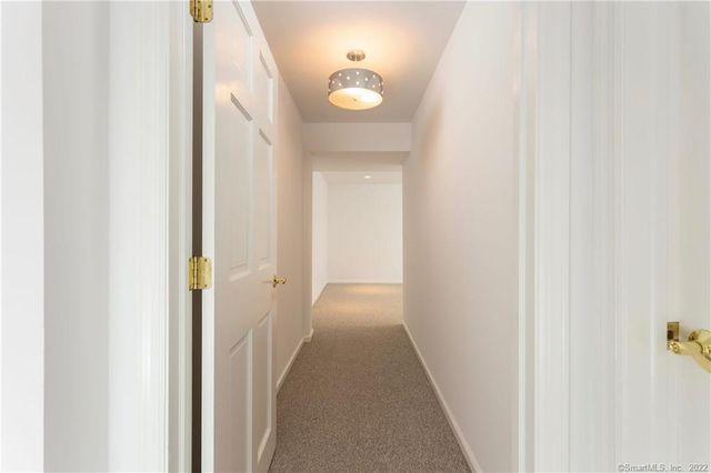 10 Holly Cove Circle, Stamford, CT 06902