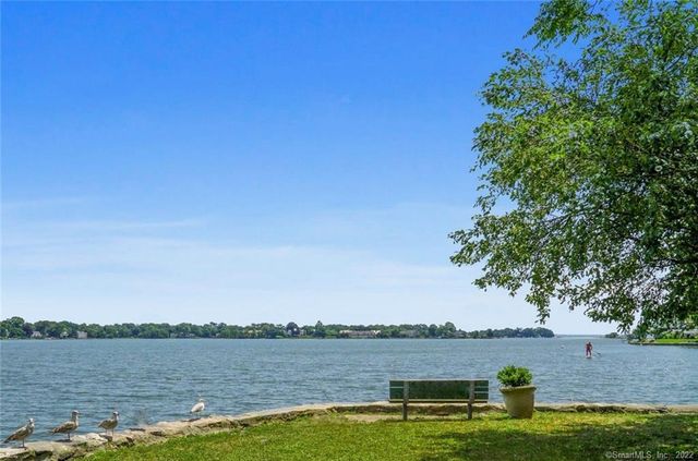 10 Holly Cove Circle, Stamford, CT 06902