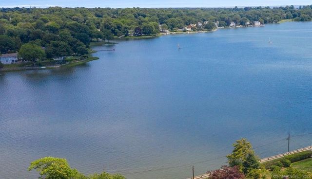 10 Holly Cove Circle, Stamford, CT 06902