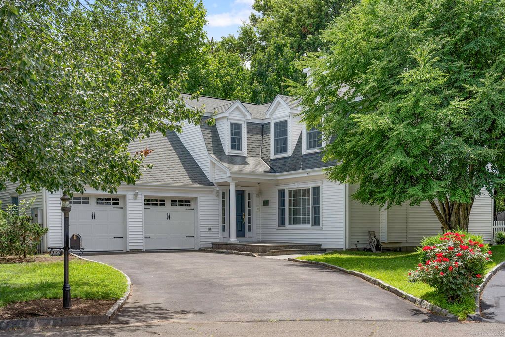 10 Holly Cove Circle, Stamford, CT 06902