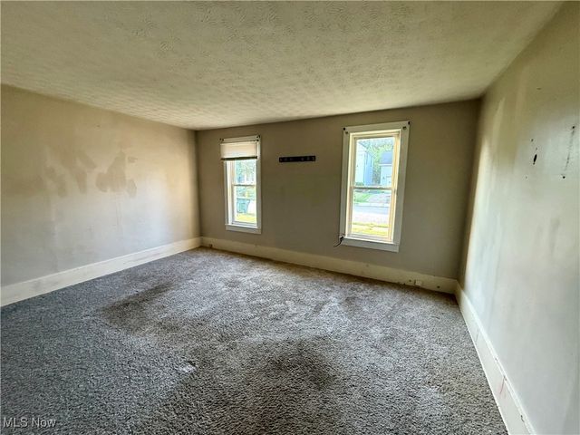 46 Brown Street, Barberton, OH 44203