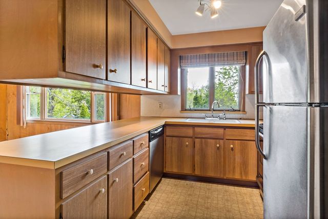 85 Sunset Avenue, Providence, RI 02909