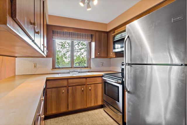 85 Sunset Avenue, Providence, RI 02909