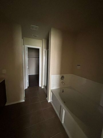 11507 N Peak, San Antonio, TX 78245