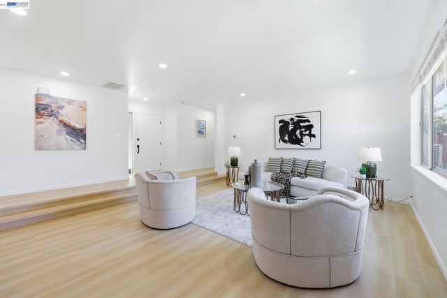 5011 Doyle Rd, San Jose, CA 95129